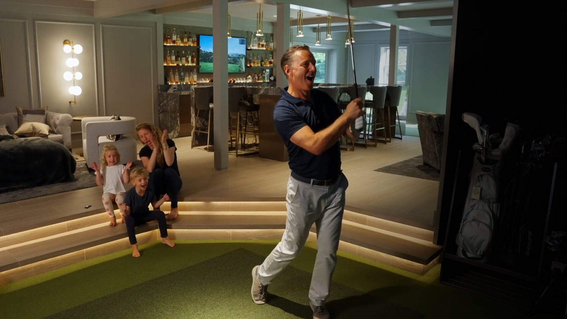 Success_stories_Simon_Whitten_h-media_3_trackman